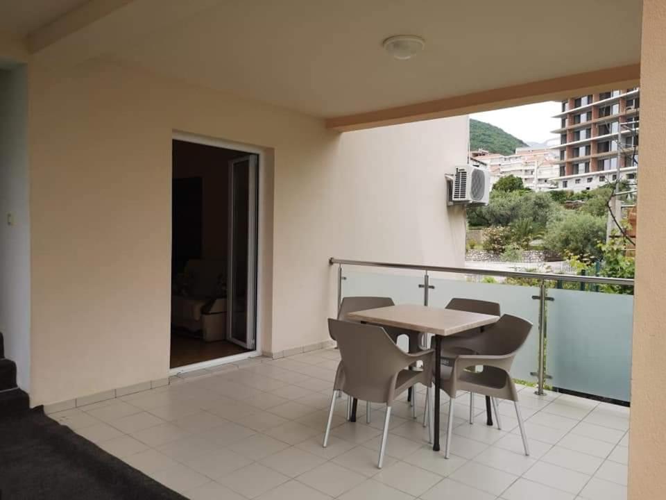Apartmani Becici Phòng bức ảnh