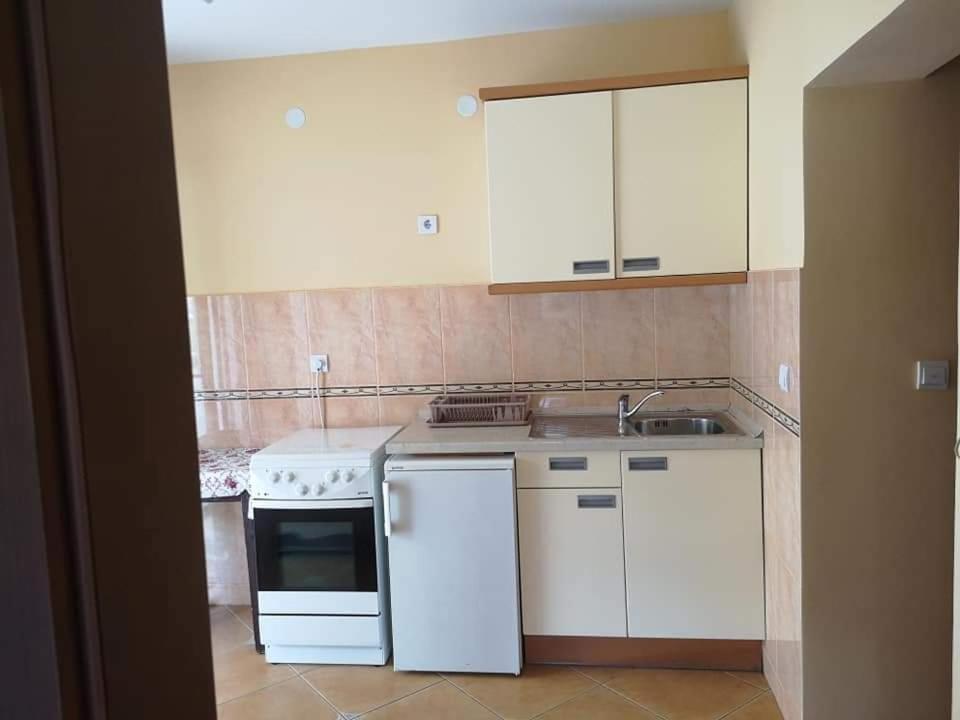 Apartmani Becici Phòng bức ảnh