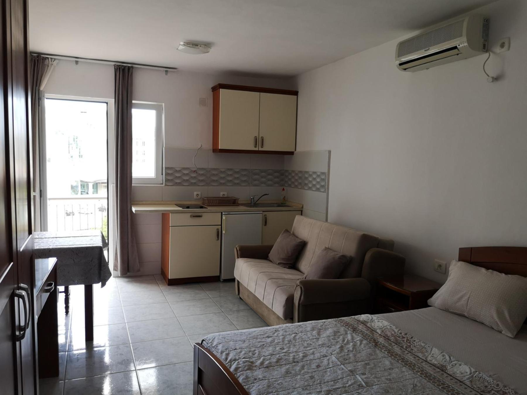 Apartmani Becici Phòng bức ảnh